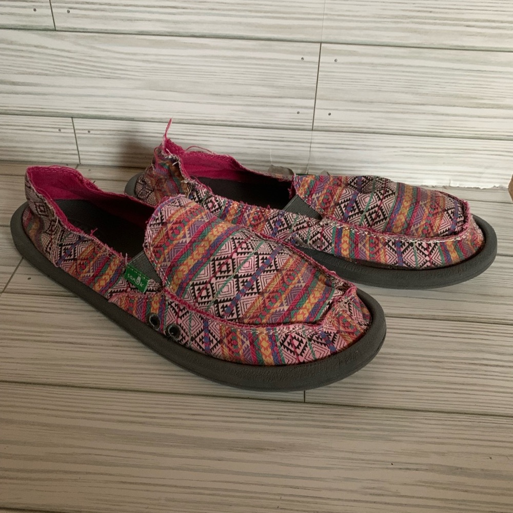 Sanuk Donna tribal Colorful Women's Slip-On Shoes